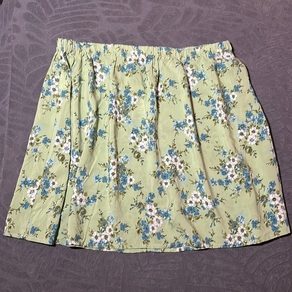 United Colors of Benetton girls skirt. NWT